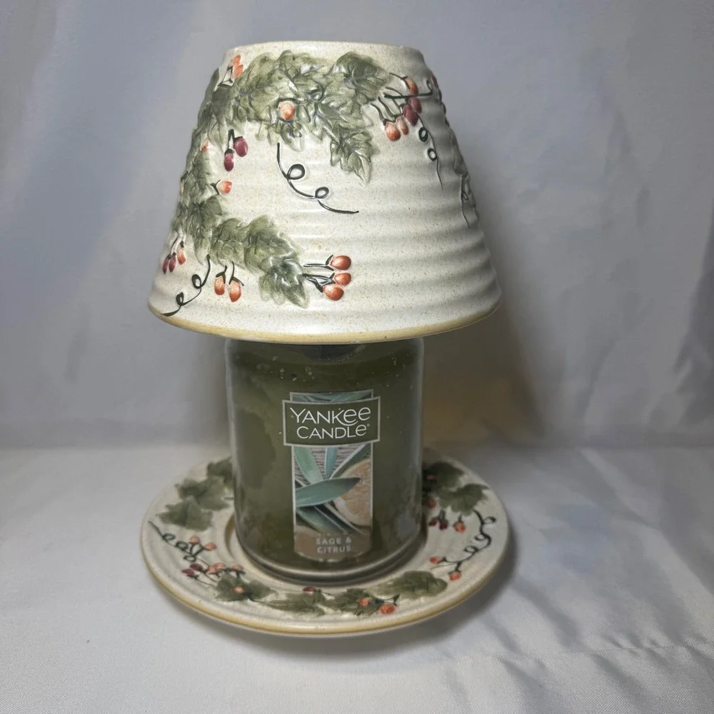 Yankee Candle Ceramic Shade and Tray Set Embossed Leaves Berries Cream Green